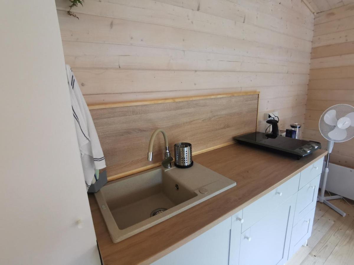 Domek Caloroczny Na Wylacznosc Niebieska Osada Nad Gorskim Potokiem Stary Waliszow Exterior photo