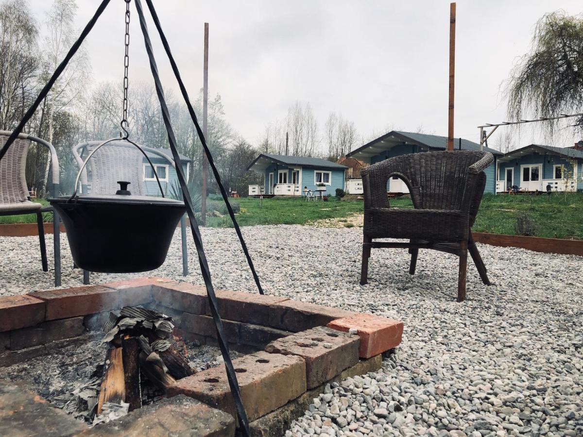 Domek Caloroczny Na Wylacznosc Niebieska Osada Nad Gorskim Potokiem Stary Waliszow Exterior photo