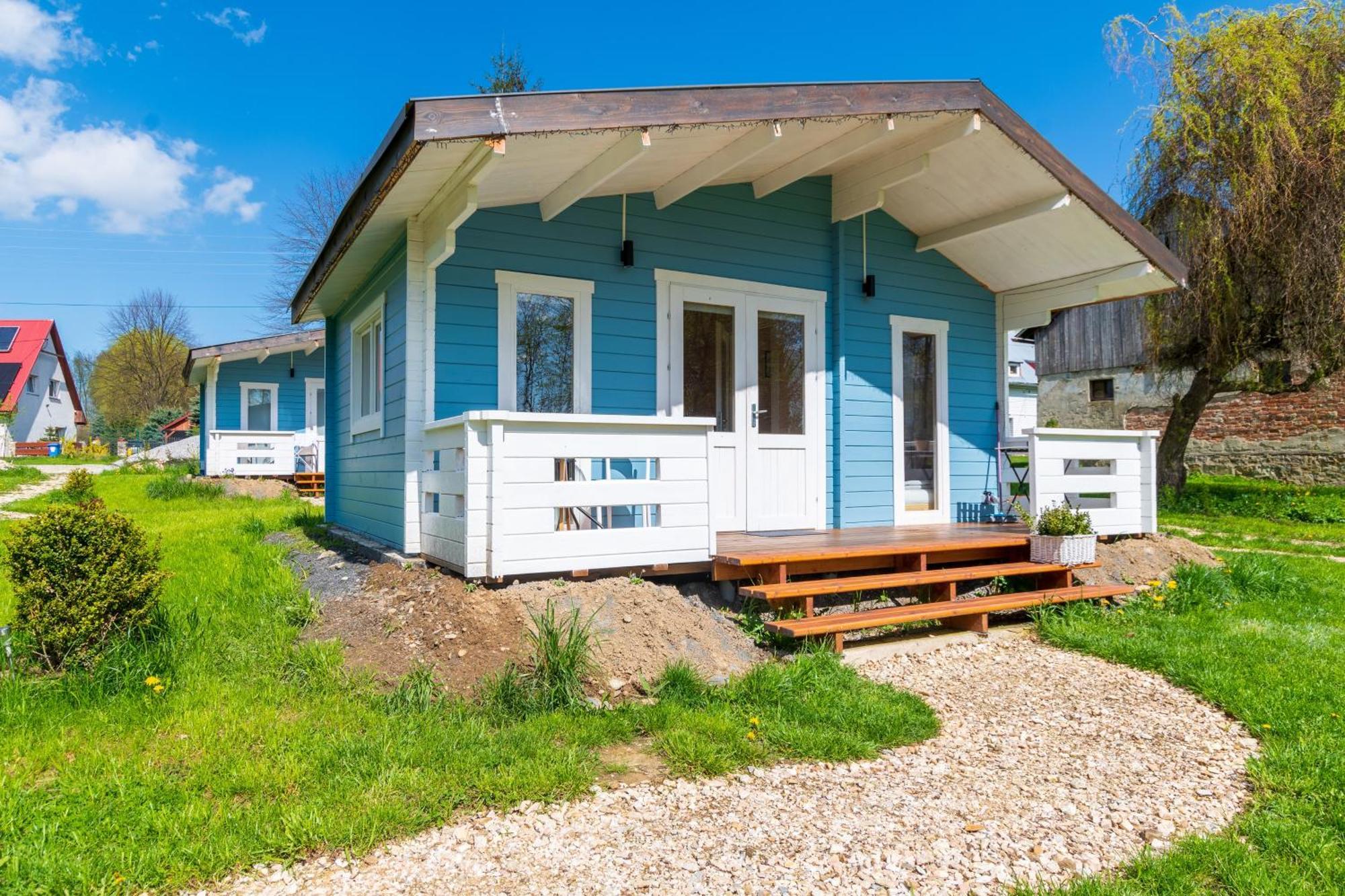 Domek Caloroczny Na Wylacznosc Niebieska Osada Nad Gorskim Potokiem Stary Waliszow Exterior photo